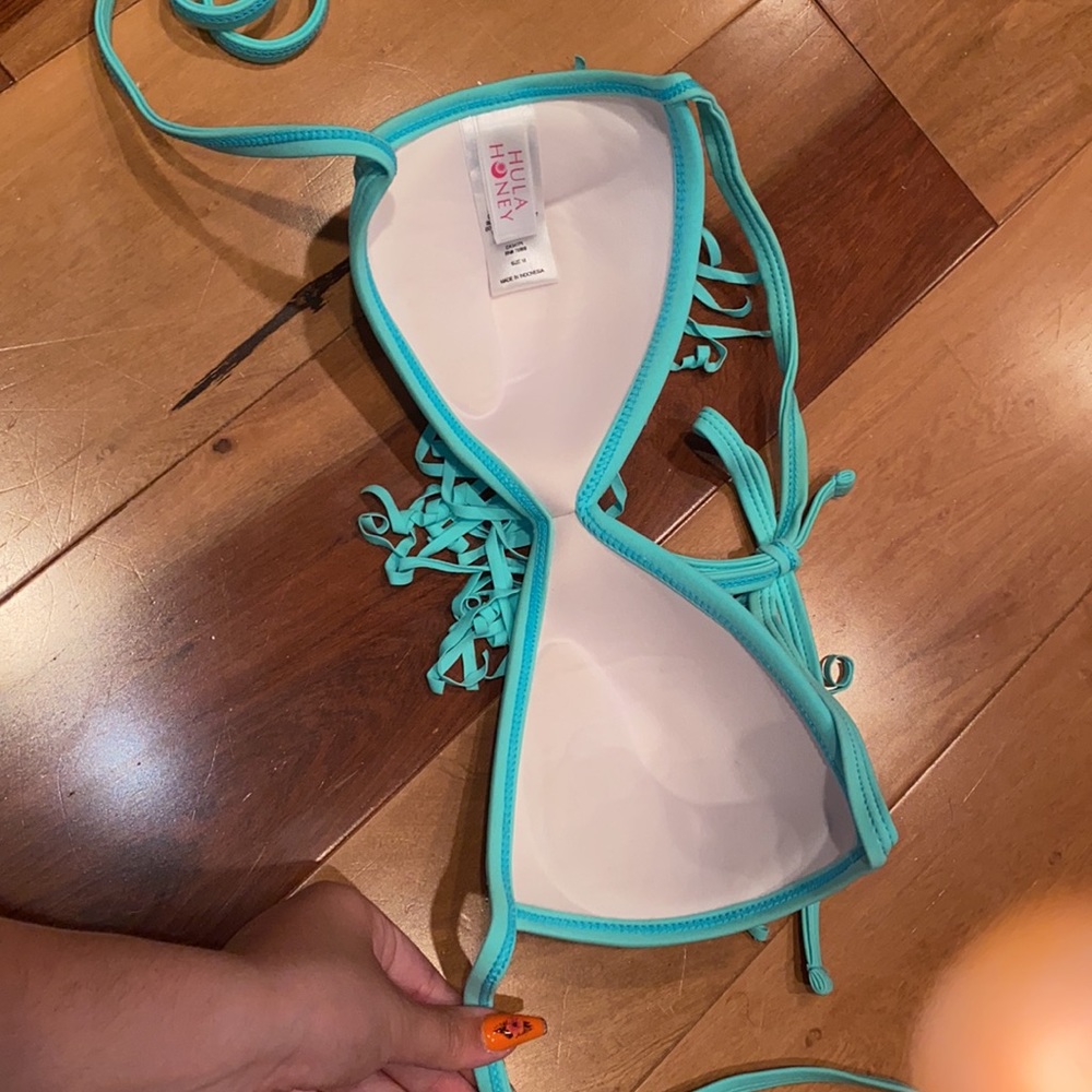 HULA HONEY FRILLY FRINGE BLUE BIKINI SET SIZE MEDIUM - Picture 3 of 8